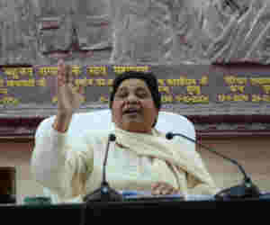 देखें मायावती का नया घर, पहुंचते ही बोलीं रावण से कोई रिश्ता नहीं, भीम आर्मी से रहें सावधान