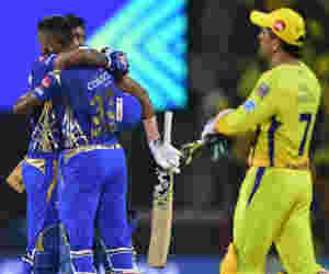 धोनी को हराकर रोहित पहुंचे IPL फाइनल में, क्वाॅलीफाॅयर 1 में MI ने CSK को छह विकेट से दी मात