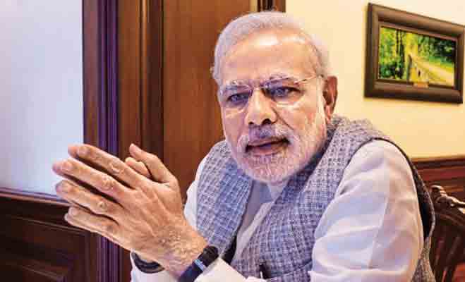 मोदी के जमीन से जुड़े मंत्री : कोई लगाता था पोछा तो कोई पंचर