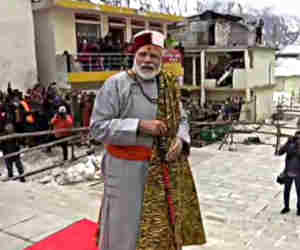 Kedarnath Yatra : जोबा-टोपी-रुद्राक्ष की माला, कमरबंद और बाघम्बरी दुशाला, केदारनाथ में पीएम ने टेका मत्था