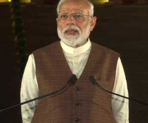 चुनाव जीतने के बाद जनता का धन्यवाद करने पीएम मोदी पहुंचे वाराणसी, तस्वीरों में देखें उनकी काशी यात्रा