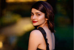 प्राची देसाई ने इस तरह तय किया टीवी से बॉलीवुड का सफर, अब ये टीवी एक्ट्रेस भी हैं फिल्म डेब्यू को तैयार