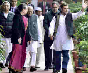 विमान क्रैश से बचे राहुल गए कैलाश मानसरोवर, बीजेपी ने लगाए आरोप बोली राहुल गांधी हो चाइनीज गांधी नहीं