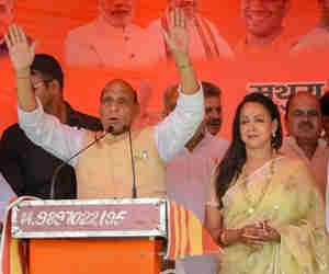 Modi Cabinet Minister 2019 : उत्तर प्रदेश से राजनाथ और स्मृति समेत कई नेताओं ने ली मोदी सरकार में शपथ