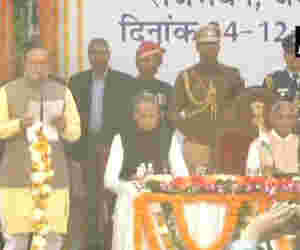 राजस्थान में सीएम गहलाेत के मंत्रिमंडल ने ली शपथ, पढें 13 कैबिनेट और 10 राज्य मंत्रियों के नाम