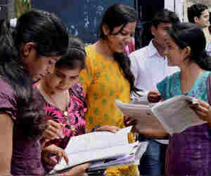 CBSE Class 10th Result 2019 : देशभर में टॉप पर रहे ये 13 छात्र-छात्राएं, देखें पूरी लिस्ट
