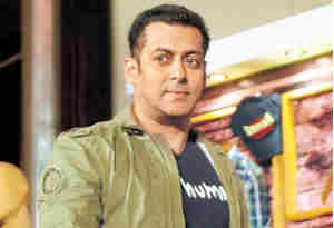 सलमान खान के 'ससुर' बन चुके महेश मांजरेकर की बेटी अब करेगी फिल्म 'दबंग 3' से बॉलीवुड में एंट्री