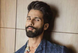 शाहिद अपकमिंग फिल्म में फिर दिखेंगे डेब्यू 'इश्क-विश्क' वाले लुक में, ये होगी मूवी की कहानी