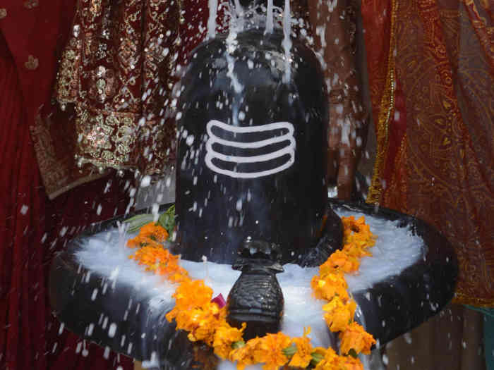 Shravan 2019: चौथे सोमवार को पड़ रहा सोम प्रदोष योग, मनचाहा फल पाने के लिए इन तरीकों से करें शिव अभिषेक