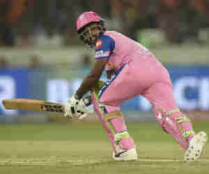 IPL 12 में राजस्थान के संजू सैमसन ने ठोंका पहला शतक, फिर भी हैदराबाद ने 5 विकेट से हराया