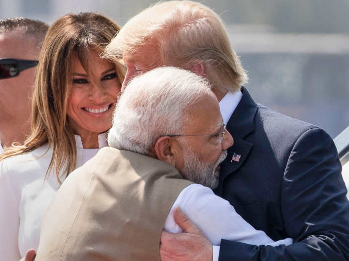 namaste trump 2020: तस्वीरों में मोटेरा स्टेडियम में मोदी-ट्रंप की मुलाकात
