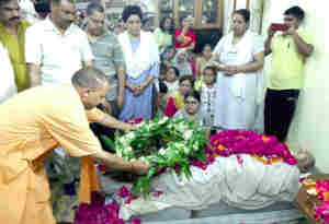 पूर्व सांसद राजनाथ सिंह सूर्य के निधन पर राज्यपाल और सीएम ने जताया शोक, नेताओं ने दी श्रद्धांजलि