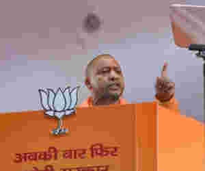 सीएम योगी बोले मायावती ने की जरूरत से ज्यादा कृपा, 10 सीटों का ऑफर भी नाक रगड़कर मान लेते अखिलेश