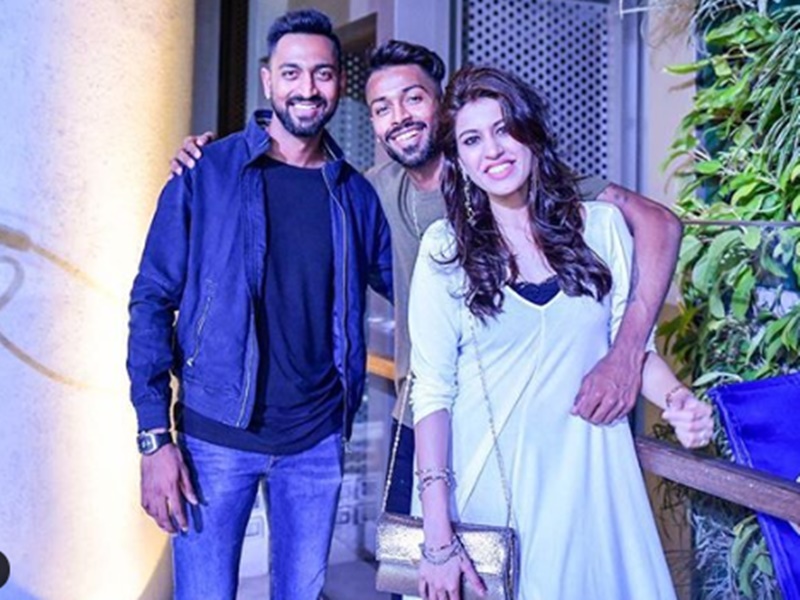 Krunal Pandya Proposed Pankhuri Sharma At 2 Am In Front Of Mumbai Indians Teammates krunal pandya proposed pankhuri sharma