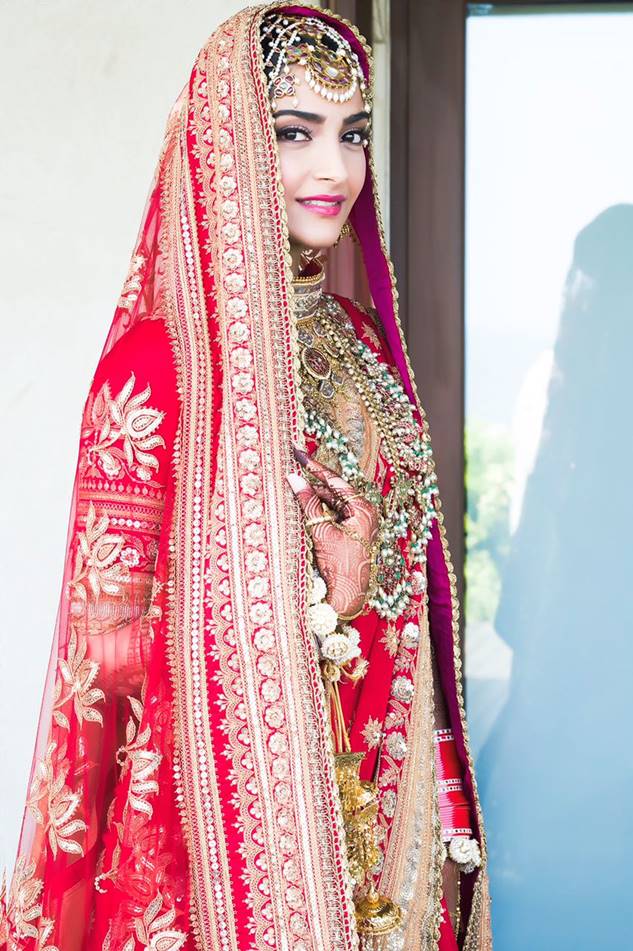 dulhan ki dress ka photo