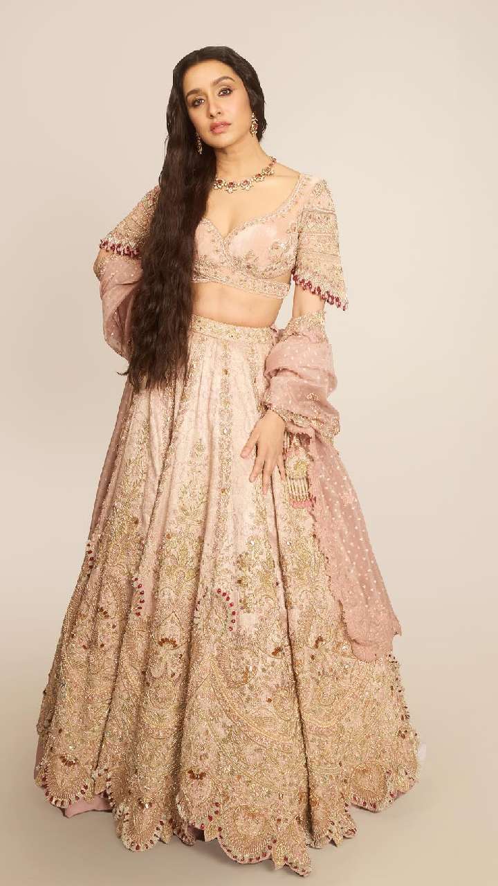 दिवाली के लिए टेलर से सिलवाएं ऐसे अट्रैक्टिव लहंगे । Shraddha Kapoor Lehenga For Diwali 2024