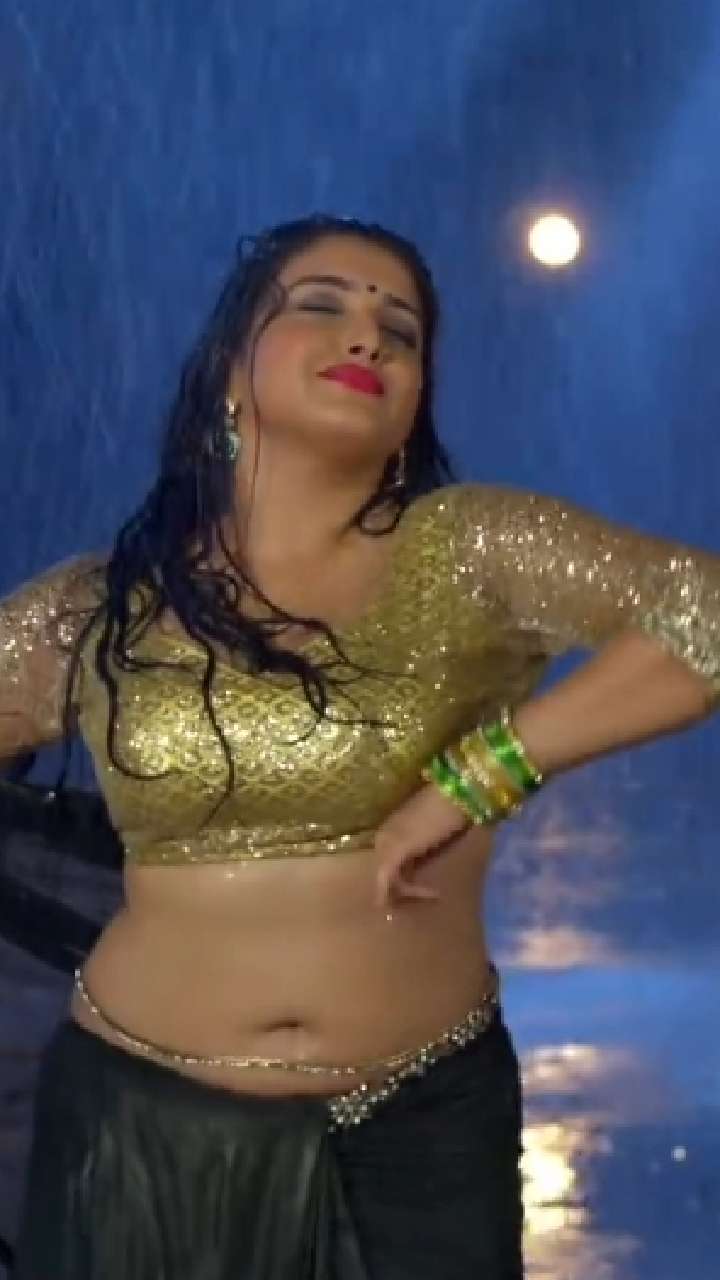 Amrapali dubey clearance hot pic