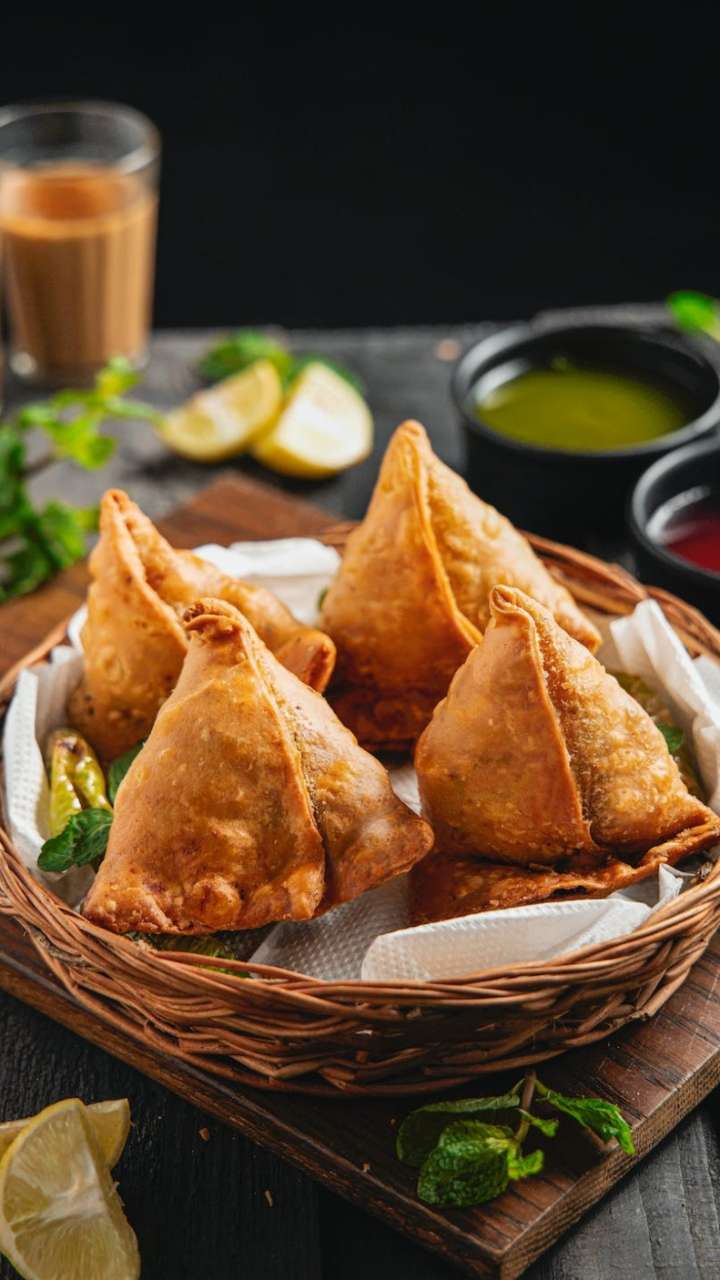 गर्मी के मौसम में दूर रहें खाने की इन 5 चीजों से