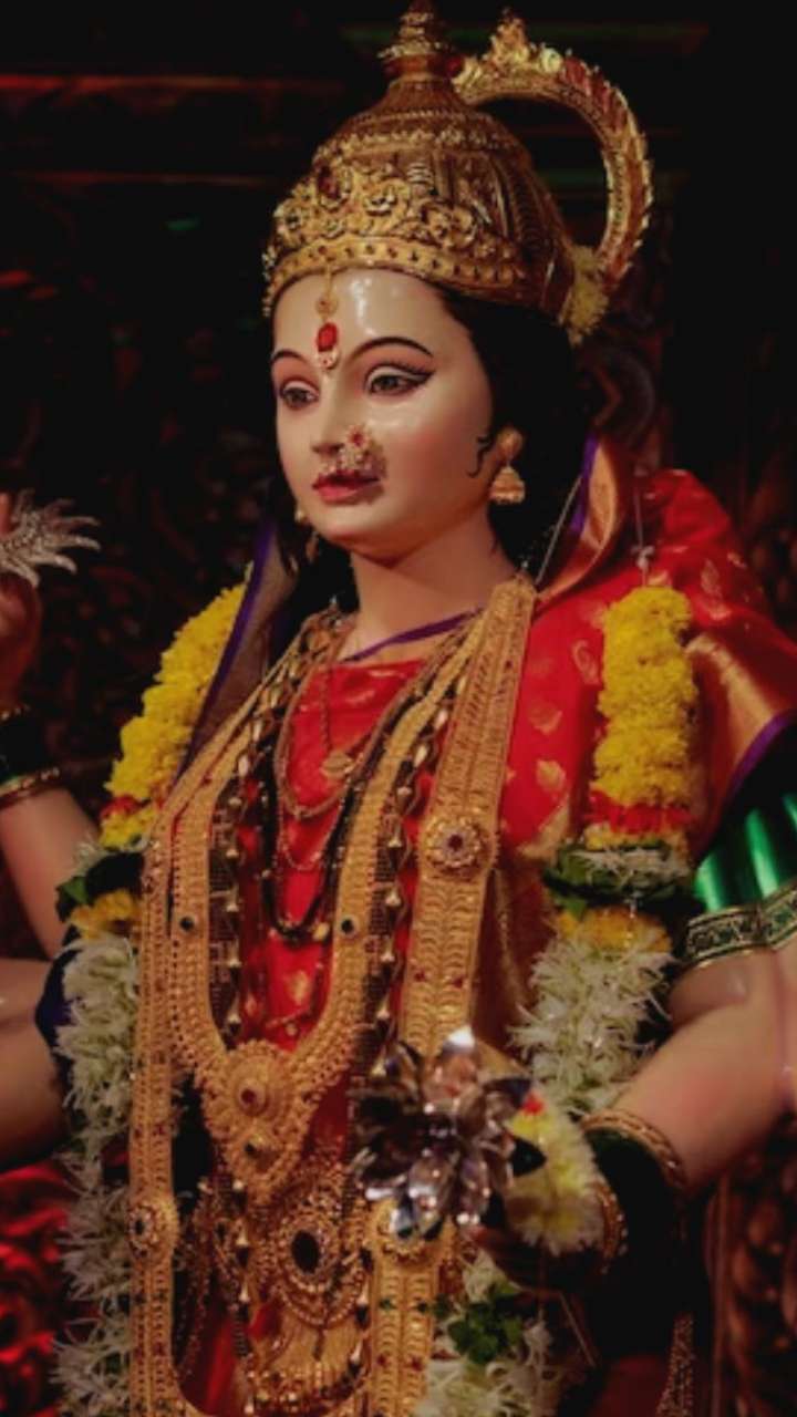 मां दुर्गा के नौ रूपों पर रखें अपनी पुत्री का नाम, होगी बुद्धिमान