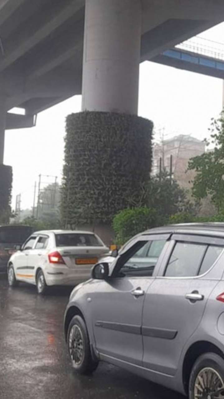 दिल्ली- NCR में बारिश और ओलावृष्टि से सुहाना हुआ नजारा