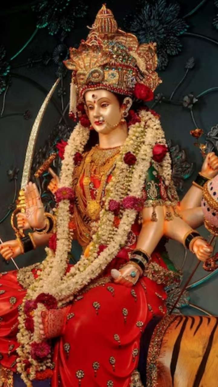 नवरात्रि पर माता रानी के आशीर्वाद के लिए करें इन देवी मंदिरों के दर्शन