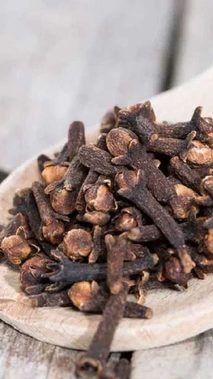 नवरात्रि में करें लौंग से जुड़े ये 3 उपाय, होगा धन लाभ