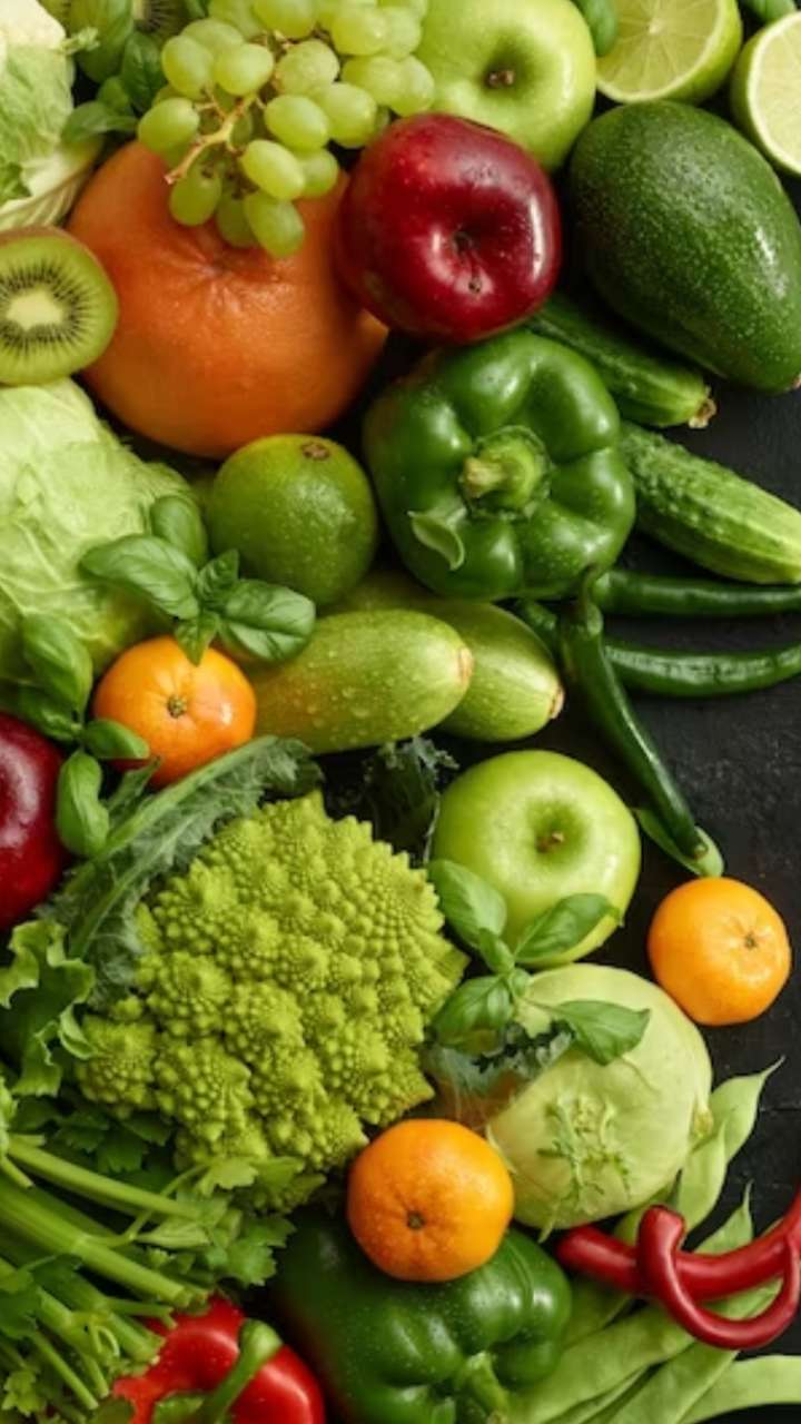 add these fruits and vegetables to your diet to stay hydrated in summer