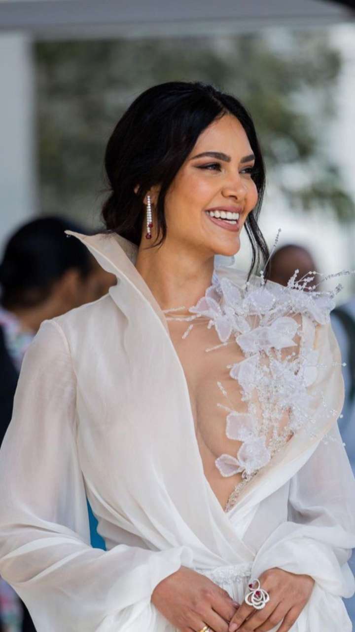 Cannes 2023 में ईशा गुप्ता ने लूटी लाइमलाइट