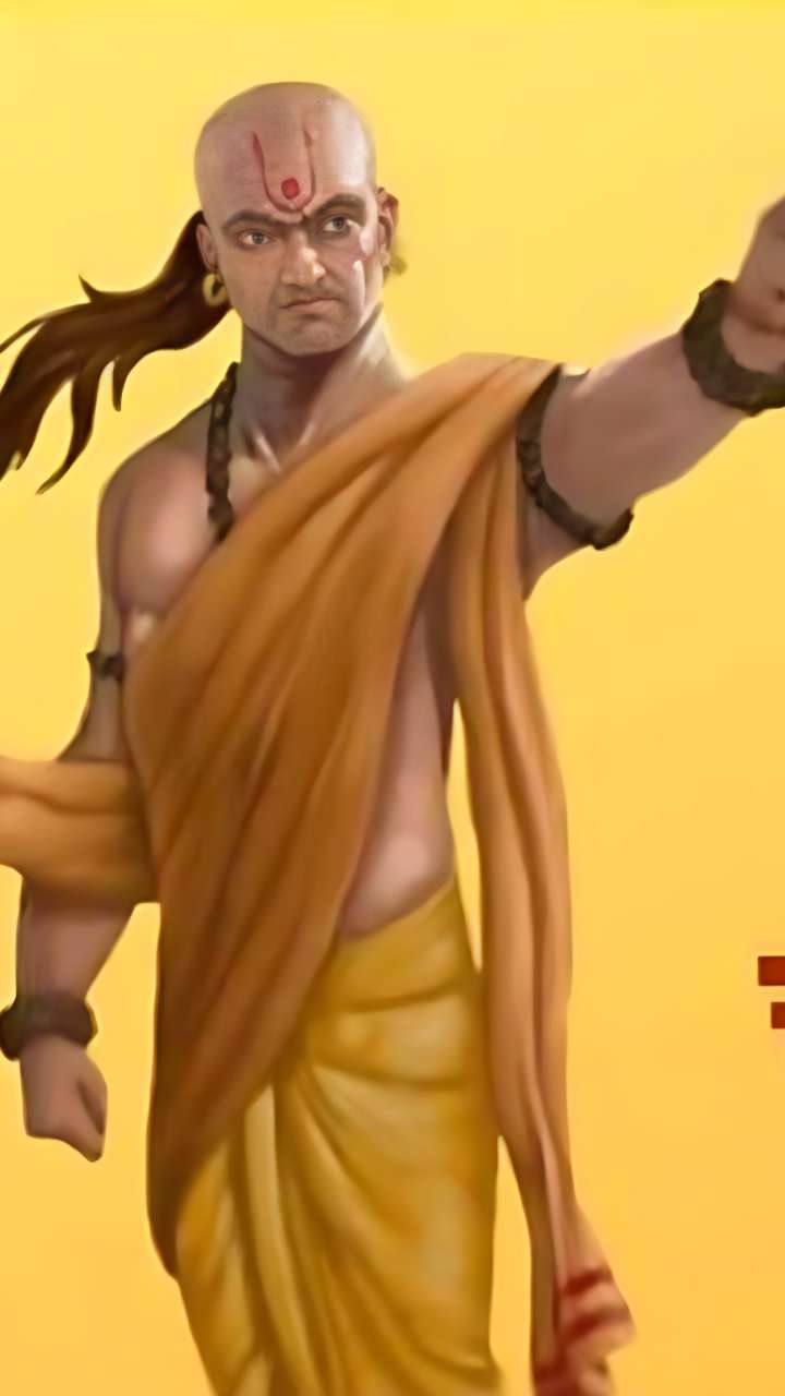 Chanakya Niti: चाणक्य के मुताबिक बुरी हैं ये आदतें