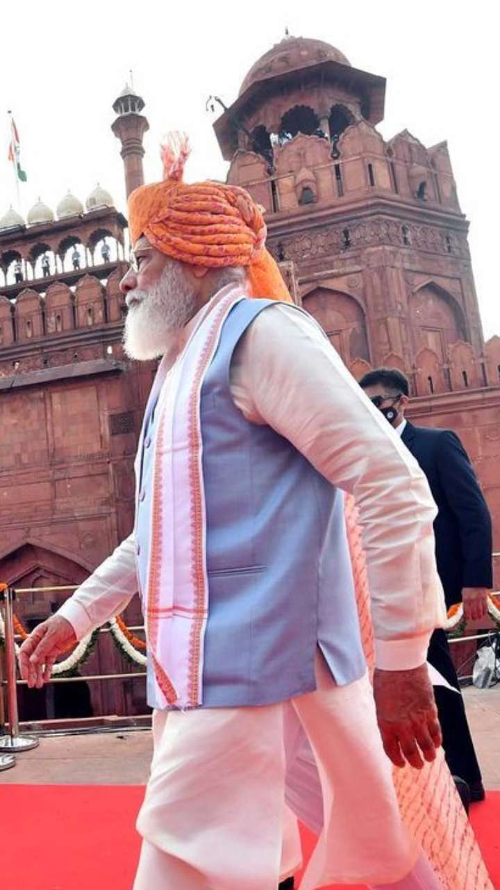 प्रधानमंत्री के नौ साल, जानिए वाराणसी कितना बदला