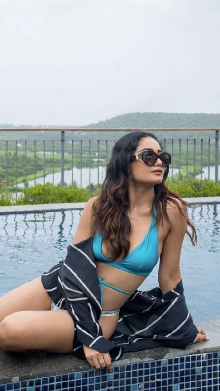 hot photo shoot of tridha 