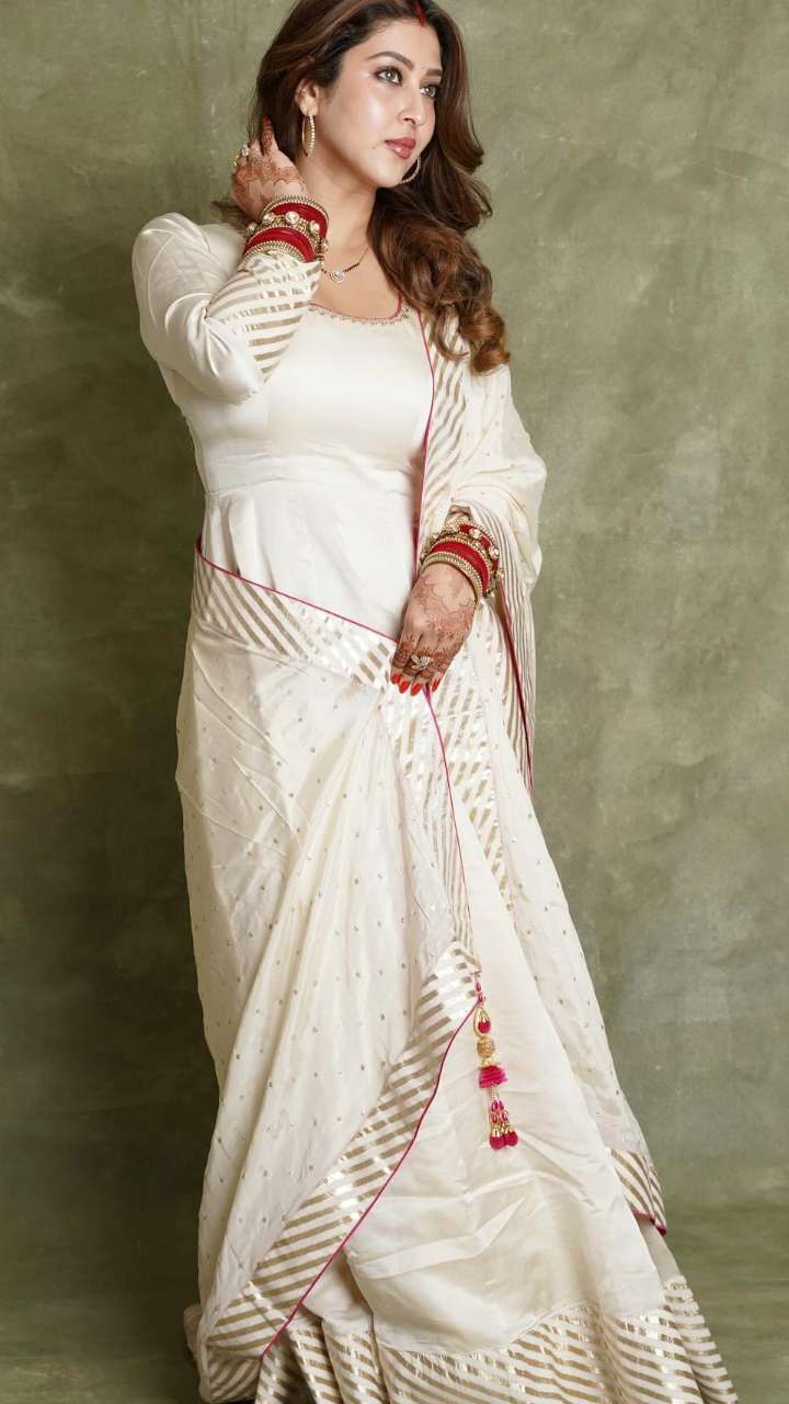 शादी के बाद पहनें Sonarika Bhadoria के ये सूट डिजाइन