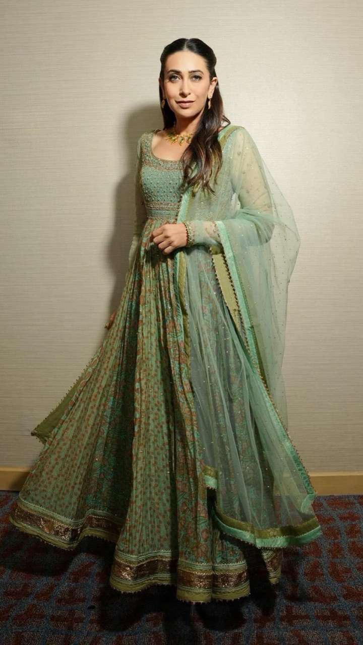 आजकल ट्रेंड में हैं Karisma Kapoor जैसे सलवार-सूट