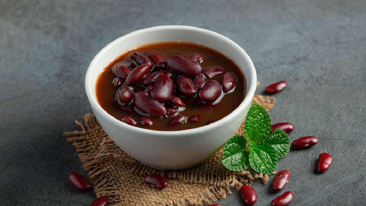 कब्ज से छुटकारा पाने के लिए राजमा और दालों का सेवन करें