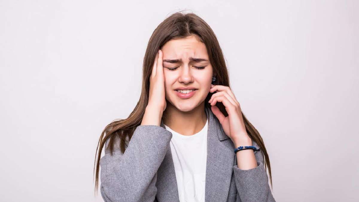 सिर में तेज दर्द होने की समस्या
