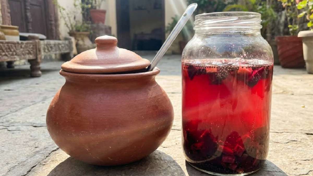 कच्ची गाजर और चुकंदर से बनी तीखी 'कांजी'