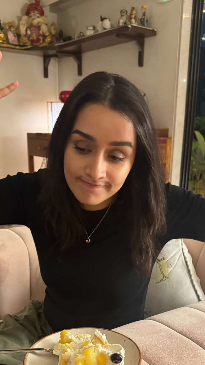 किससे डिस्टर्ब हुईं Shraddha Kapoor? 'ईठा' एक्ट्रेस का लेटेस्ट पोस्ट इंटरनेट पर वायरल किससे डिस्टर्ब हुईं Shraddha Kapoor? 'ईठा' एक्ट्रेस का लेटेस्ट पोस्ट इंटरनेट पर वायरल