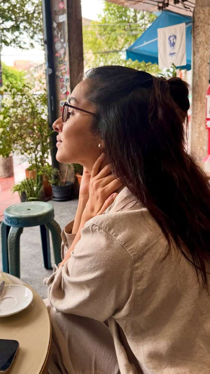 सोशल मीडिया पर फैंस ने लुटाया प्यार 