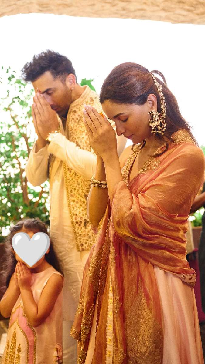 राहा ने की बप्पा की पूजा