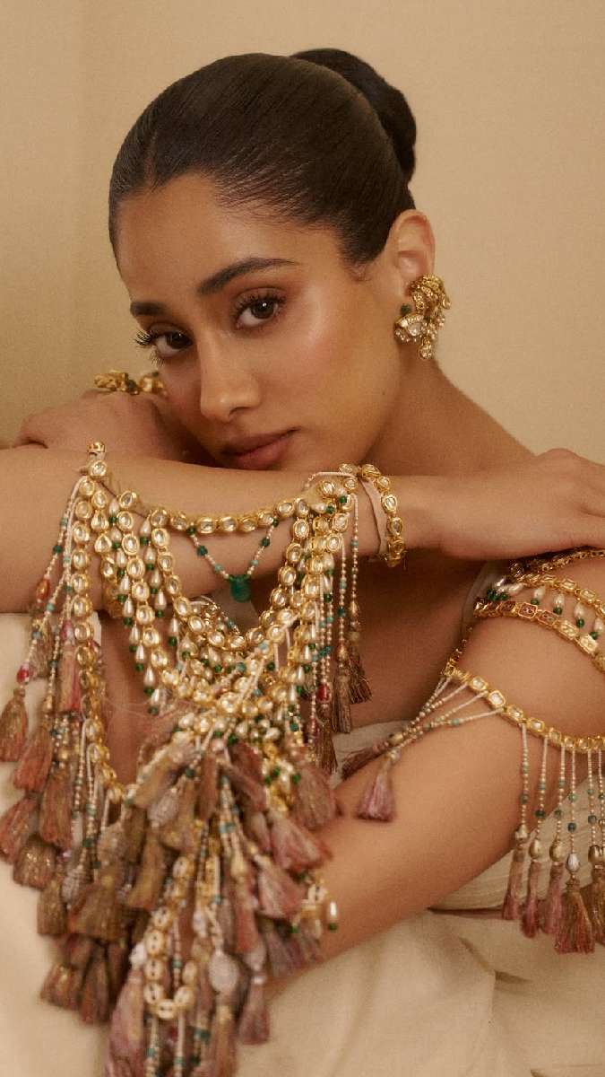 Jhanvi Kapoor: जाह्नवी कपूर का हसीन अवतार देख फैंस हुए फिदा, Paris में छाया उनका ‘अप्सरा’ लुक 7 7ec38a2c 015b 4571 8c5e 4431ce0f997c 1791106867