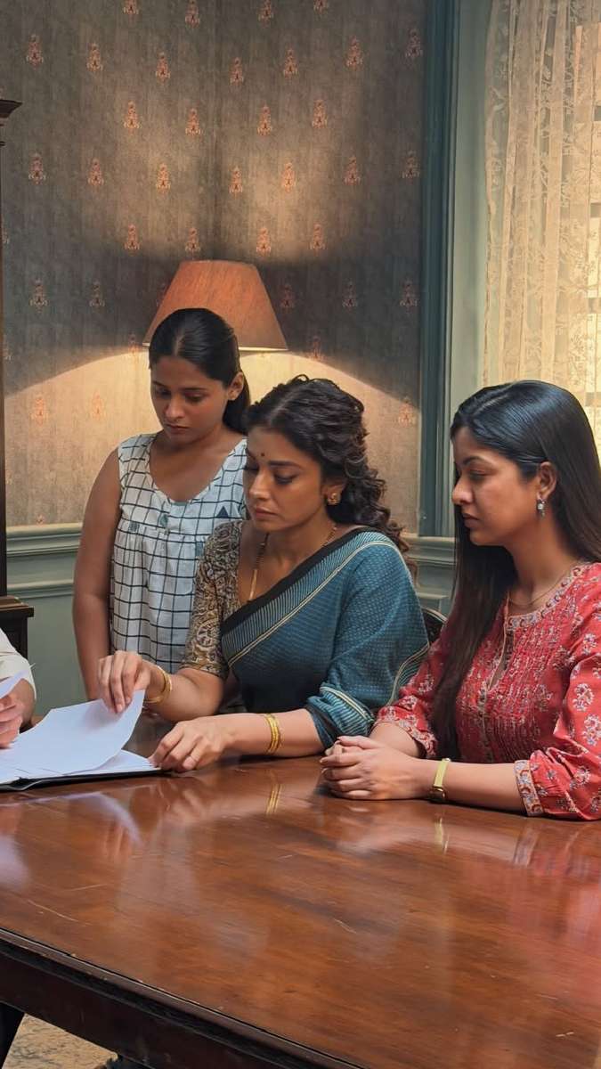 अजय देवगन, तबू और श्रिया के साथ क्यूट मूमेंट