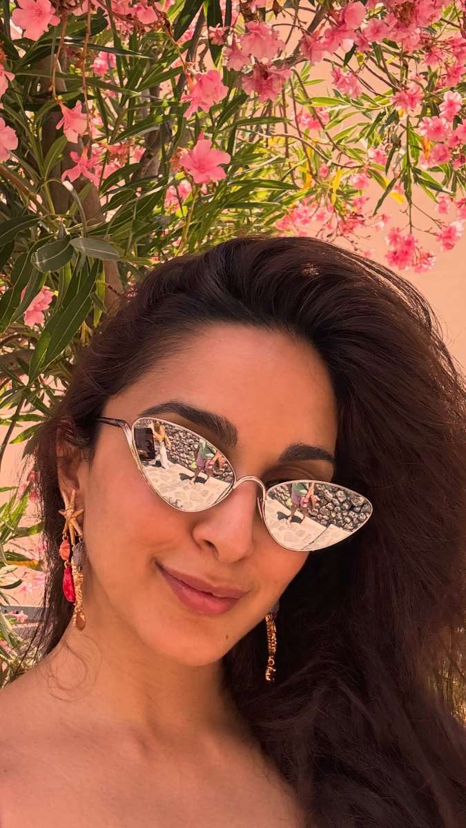 मॉम-टू-बी Kiara Advani बेटी सरायाह के साथ शेयर की वेकेशन की तस्वीरें, फैंस बोले - 'मामा ग्लो'