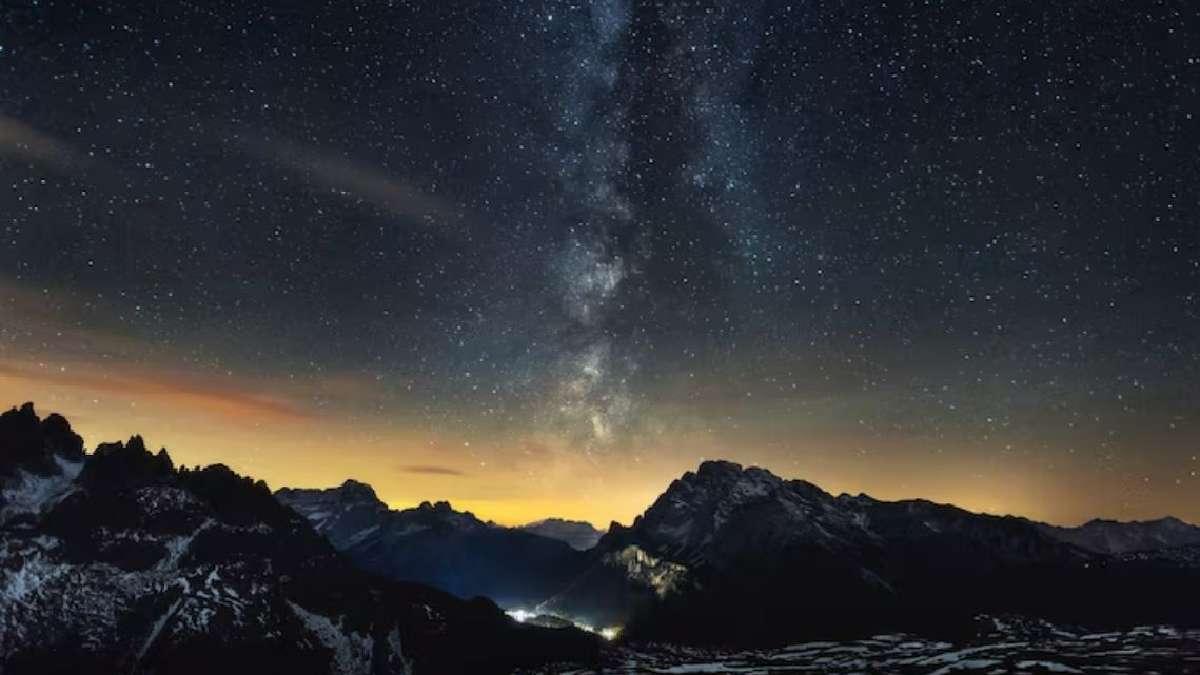 खुले आसमान के नीचे स्टार गेजिंग