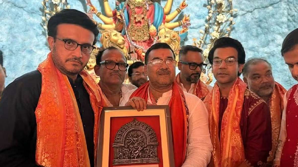 दादा ने घुमाए कोलकाता के पंडाल