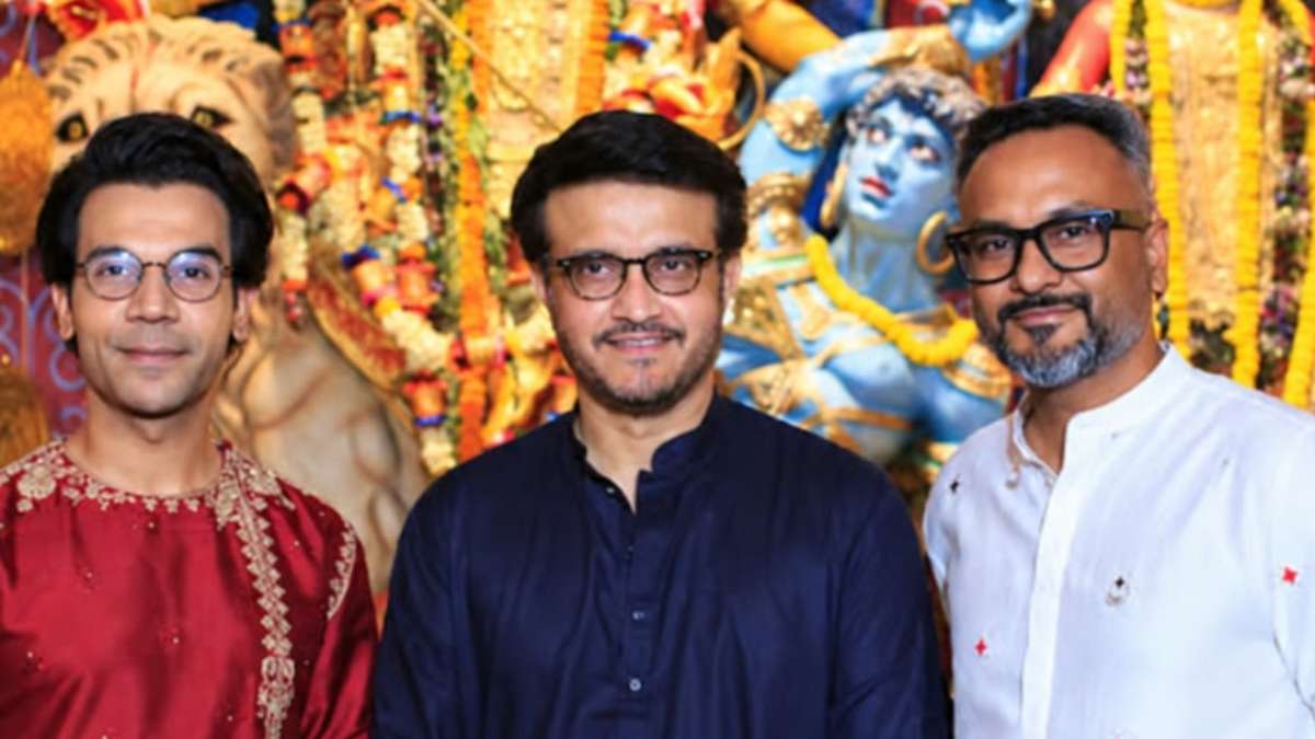 महाष्टमी पर सौरव गांगुली के घर पहुंचे Rajkummar Rao संग प्रोड्यूसर अंकुर गर्ग, दादा ने कराई कोलकाता के पंडालों की सैर