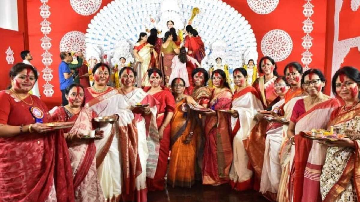 दुर्गा पूजा की धूम
